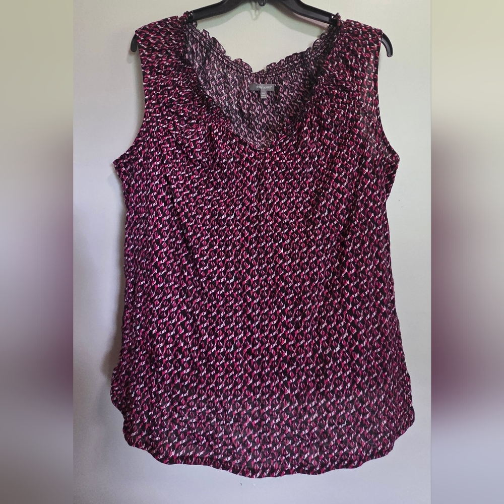 Daisy Fuentes Pink and Black Geometric Top